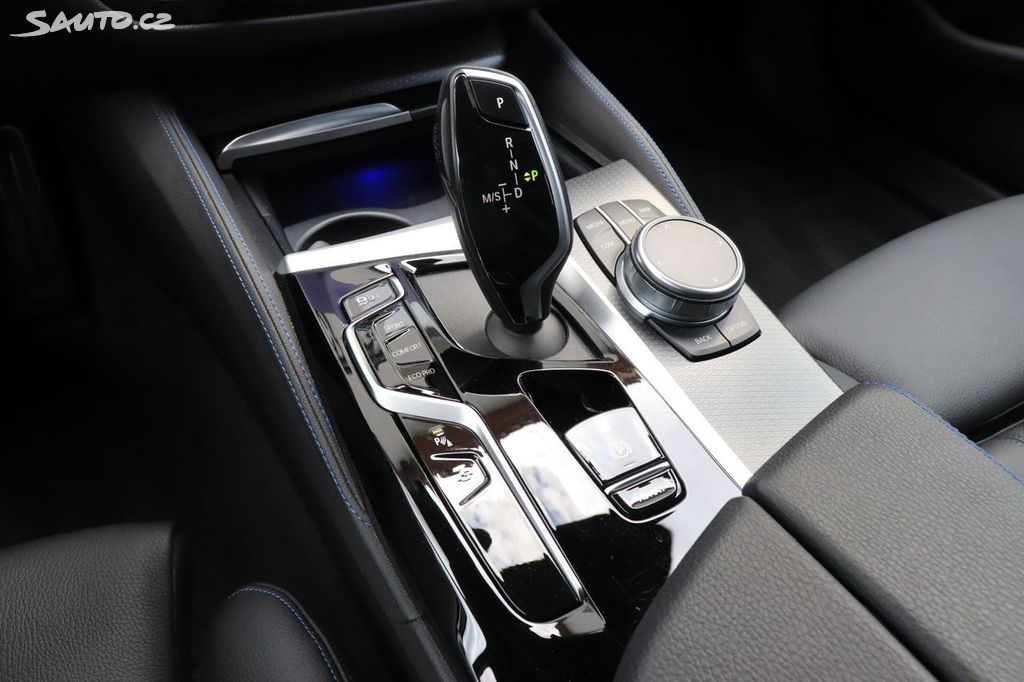 bmw-rada-5-xdrive-tazne-hud-nez-topeni - 9
