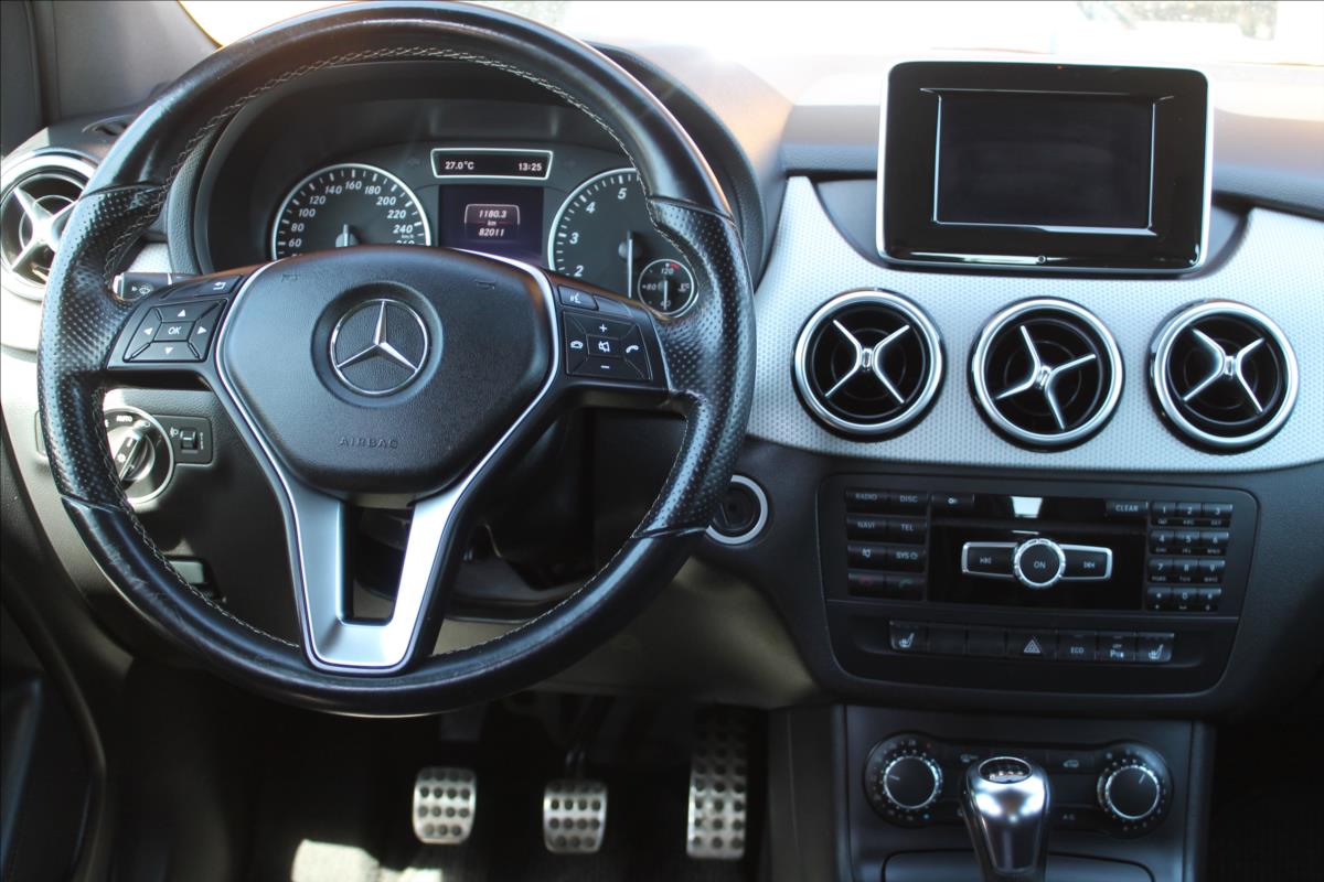 mercedes-benz-tridy-b-180i-90kw-avantgarde - 9