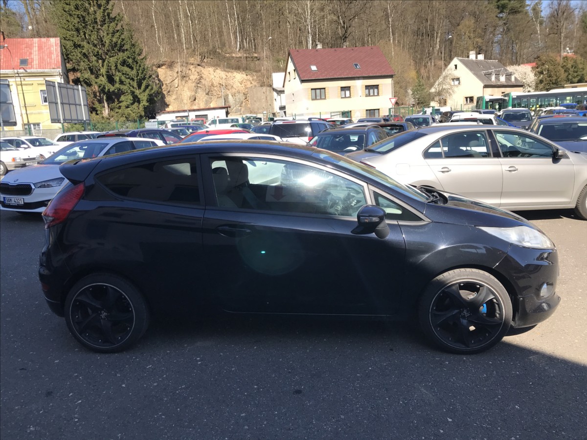 ford-fiesta-1-6-i-88kw-3dv-ac - 3