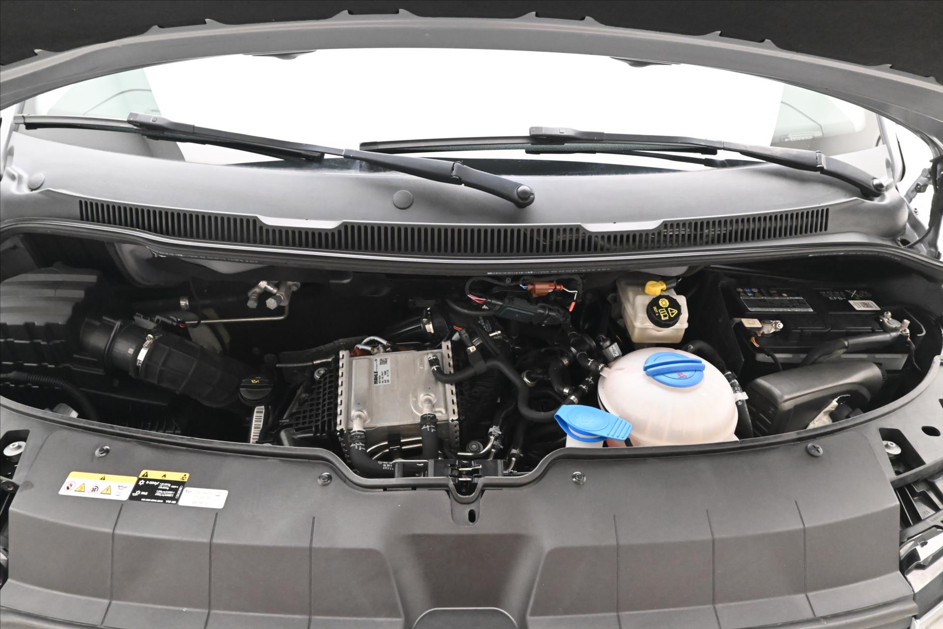 volkswagen-transporter-2-0-tdi-81-kw-tempomat-zaruka-az-5-let - 8