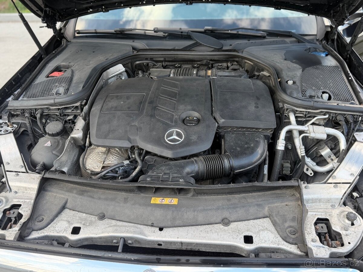 mercedes-benz-tridy-e-2-0-200 - 2