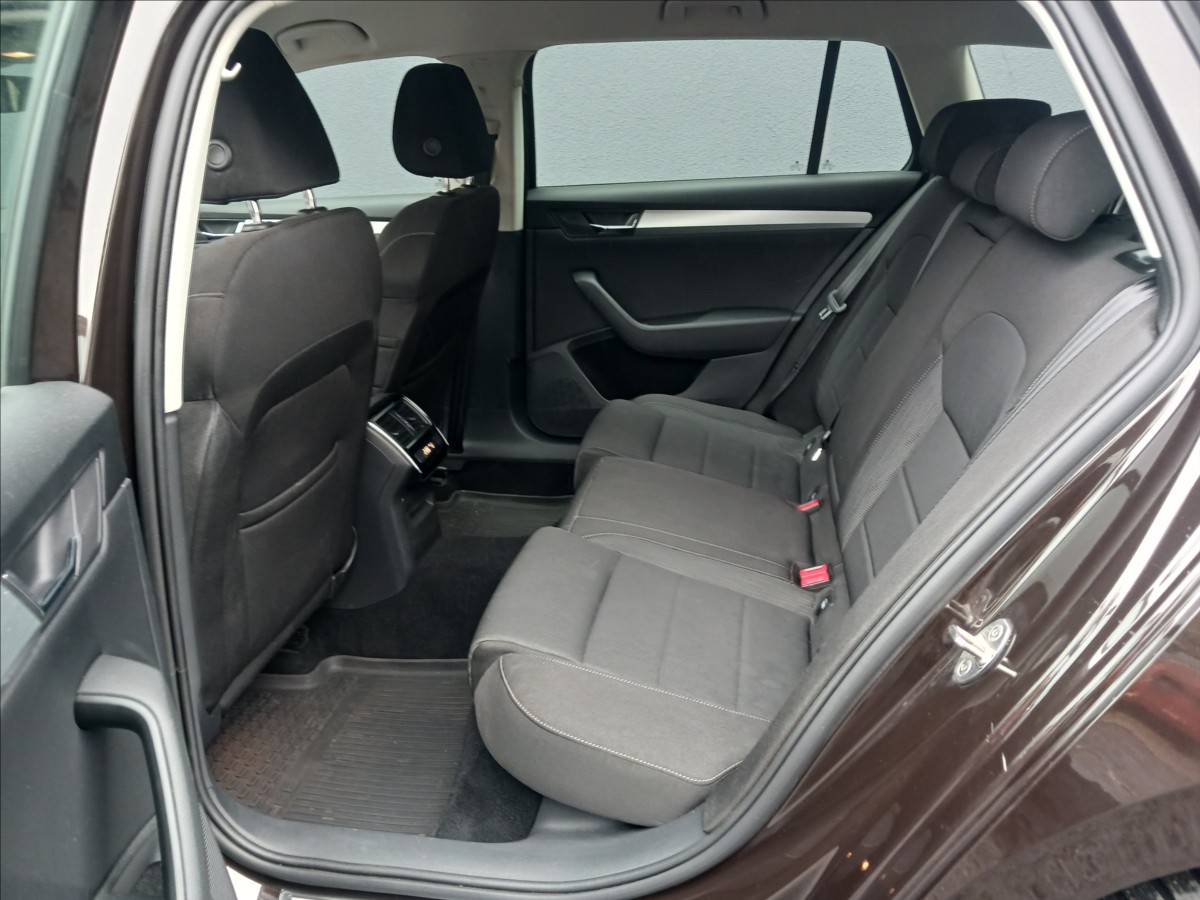 skoda-superb-2-0-cr-tdi-110kw-kombi - 8