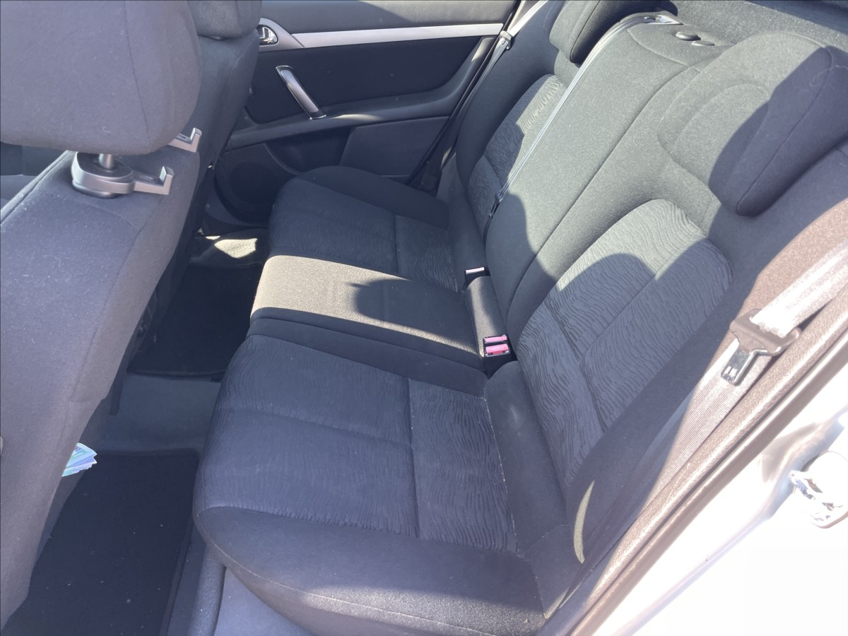 peugeot-407-1-6-hdi-80kw-sw-velmi-dobry-stav - 7