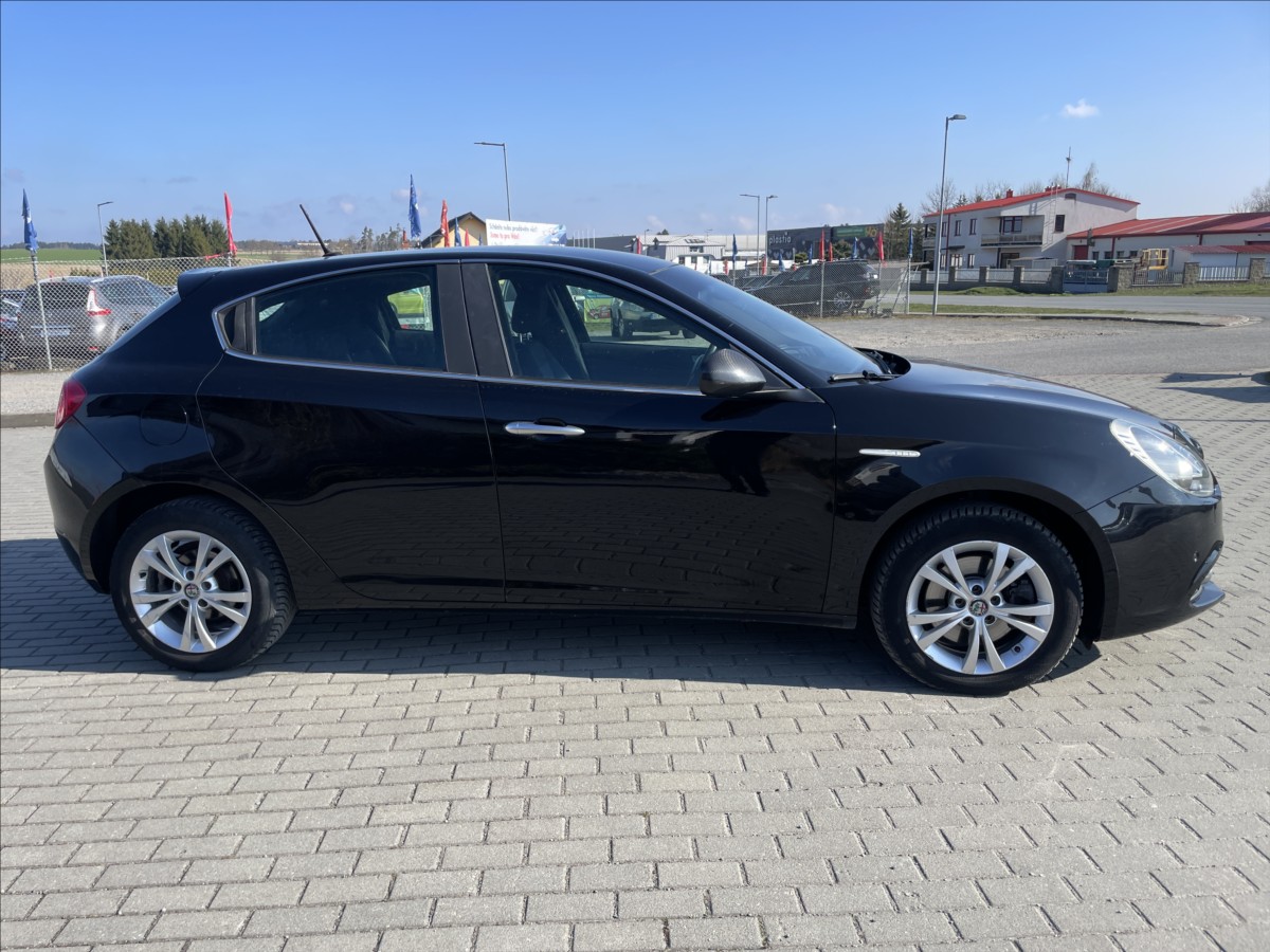 alfa-romeo-giulietta-1-4-i-16v-turbo-110kw-xenon-odp-dph - 4