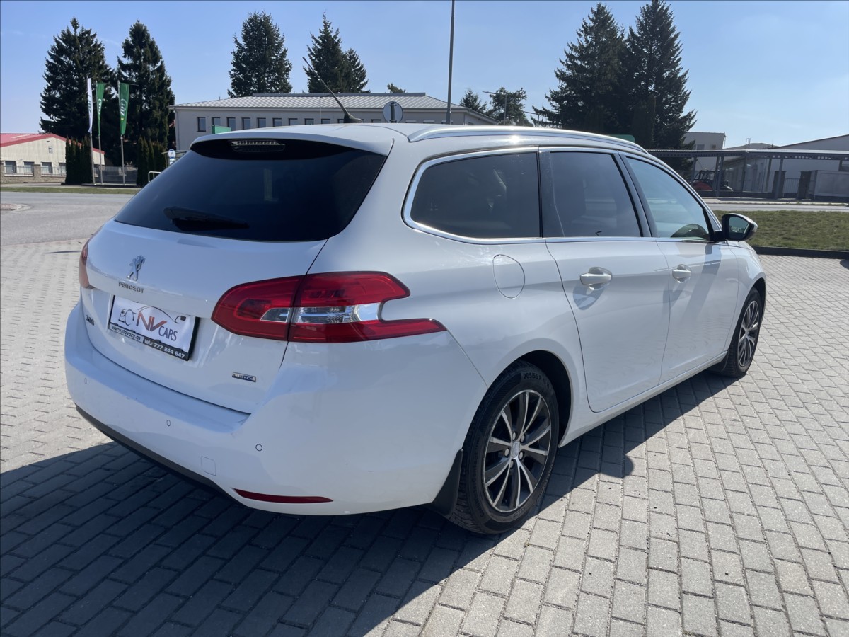 peugeot-308-1-6-bhdi-88kw-allure-led-gps-po-rozvodech-a-stk - 3