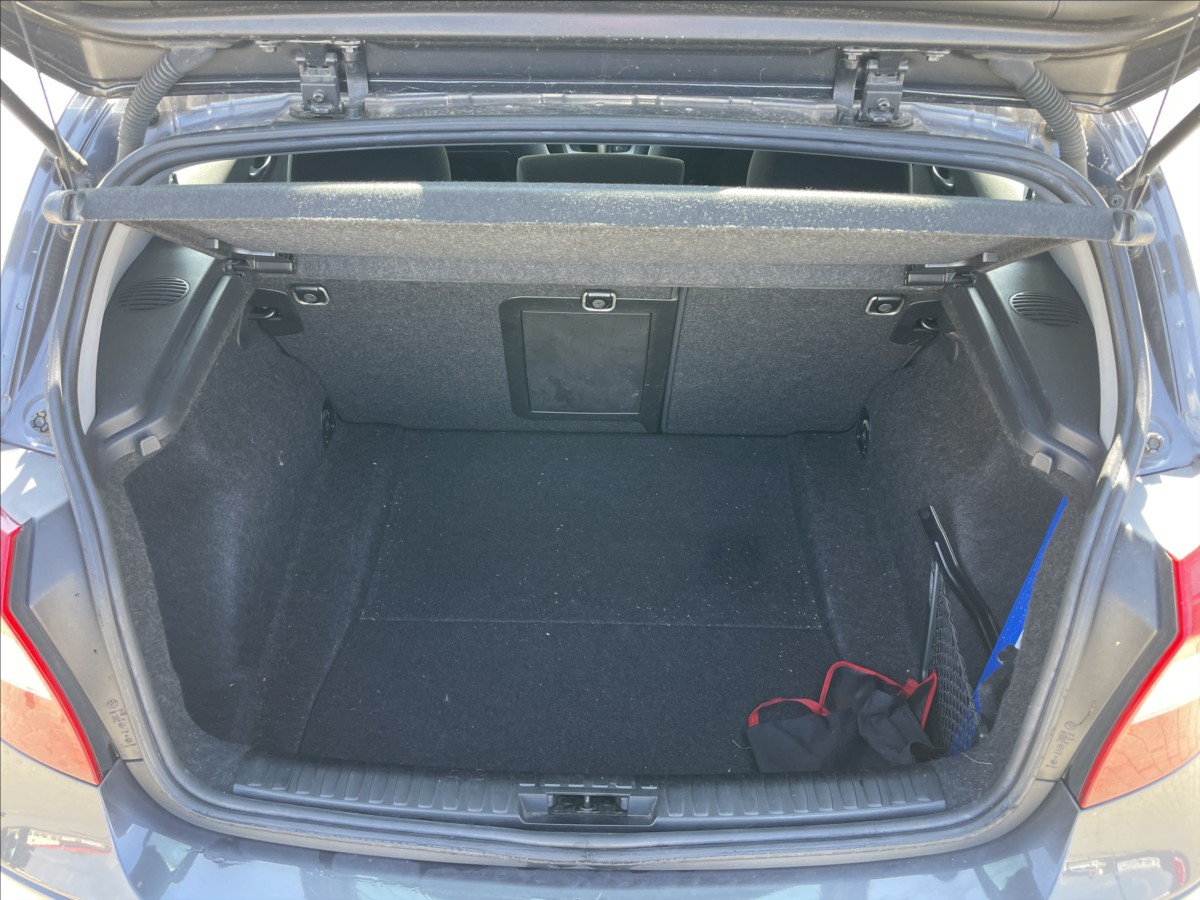 bmw-rada-1-1-6-i-85kw-klimatronic-vyhrev - 8