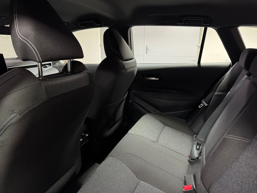 toyota-corolla-comfort-tech-1-8-hybrid-e-cvt - 9