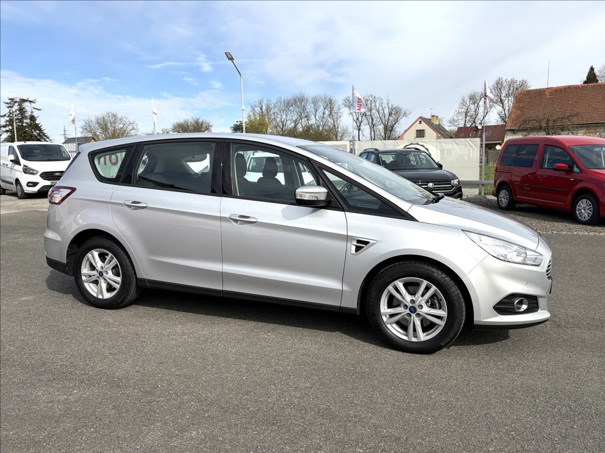 ford-s-max-2-0-tdci-110kw-man-navi-temp-carplay-vyhr-sed - 3
