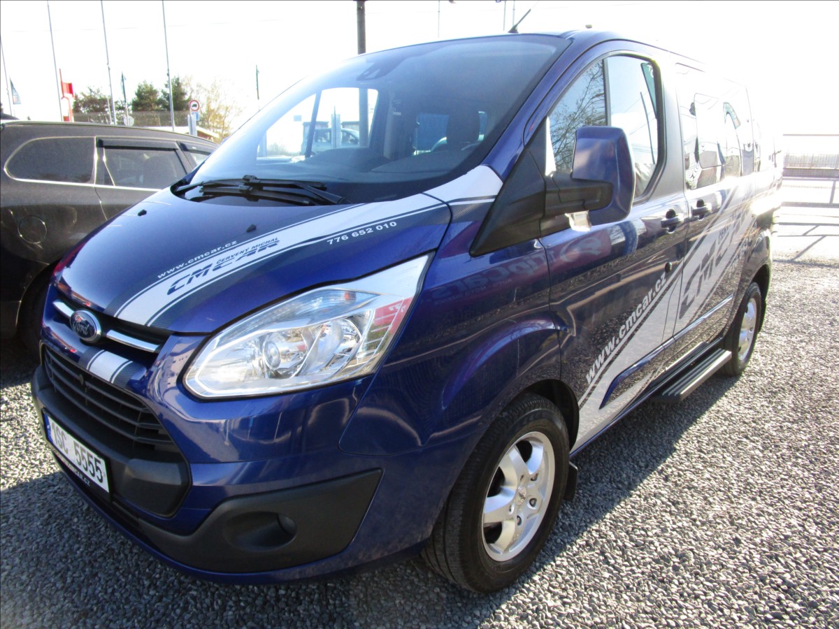 Ford Tourneo Custom 2.2TDCi 114kW Titanium L1, 8 míst, 1. maj.
