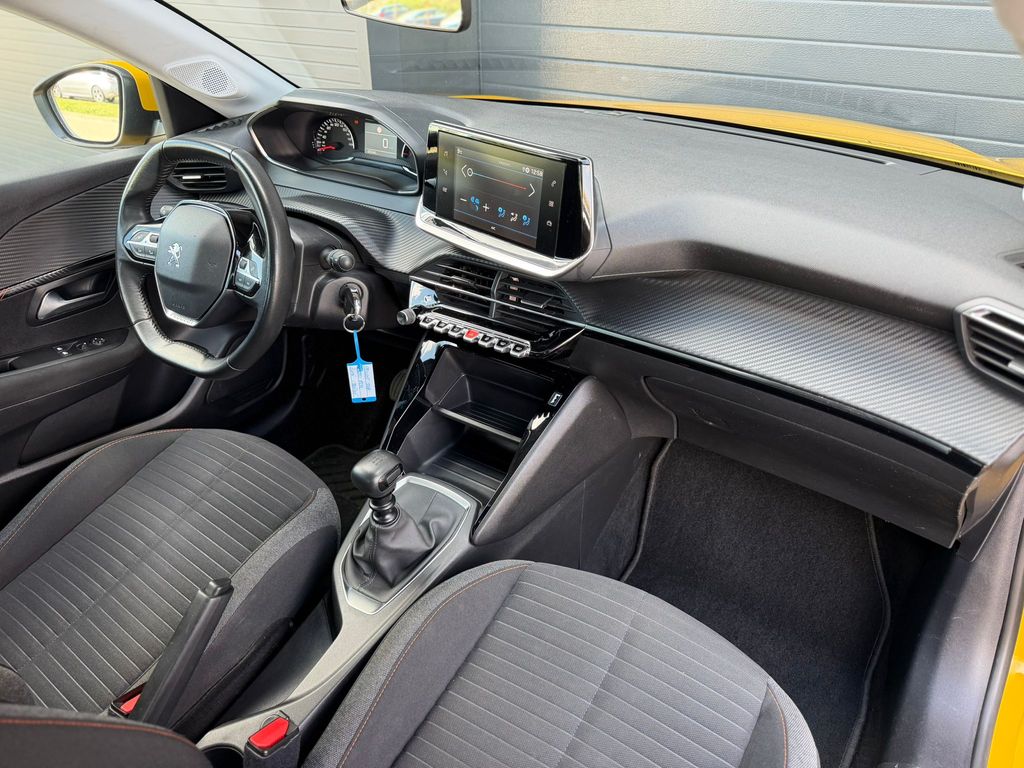 peugeot-208 - 6