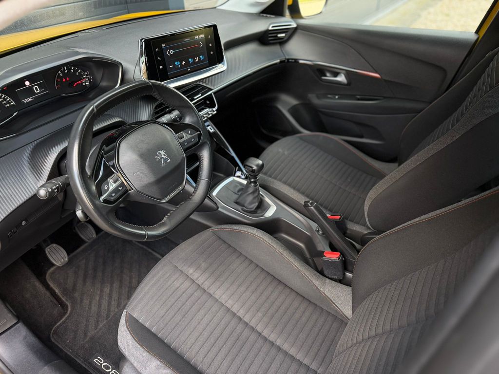 peugeot-208 - 8