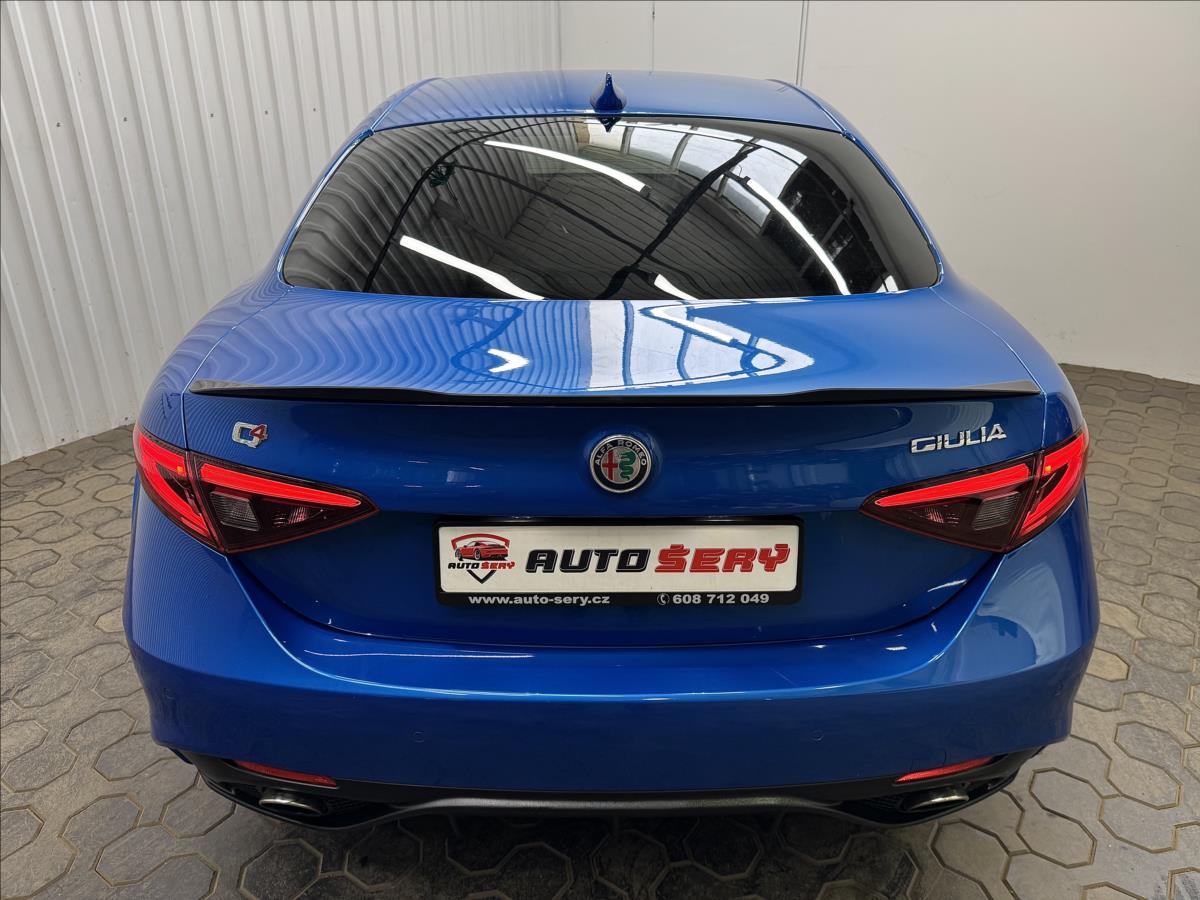alfa-romeo-giulia-206kw-q4-veloce-1-majitel - 6