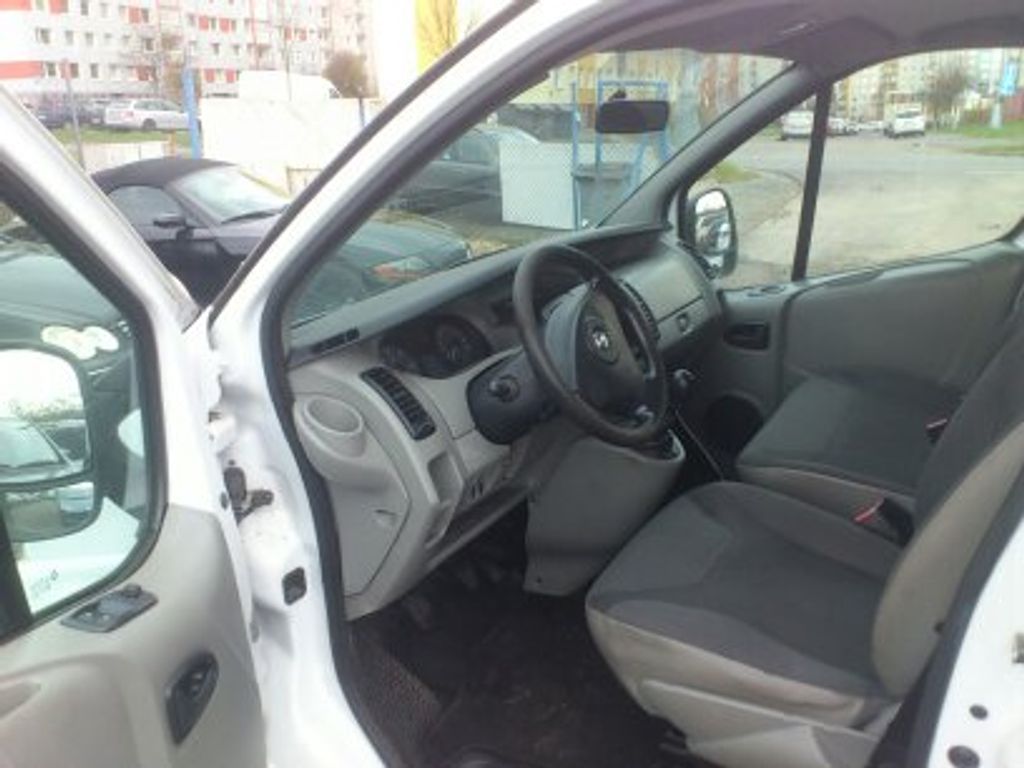 opel-vivaro-2-5-cdti-107kw - 8