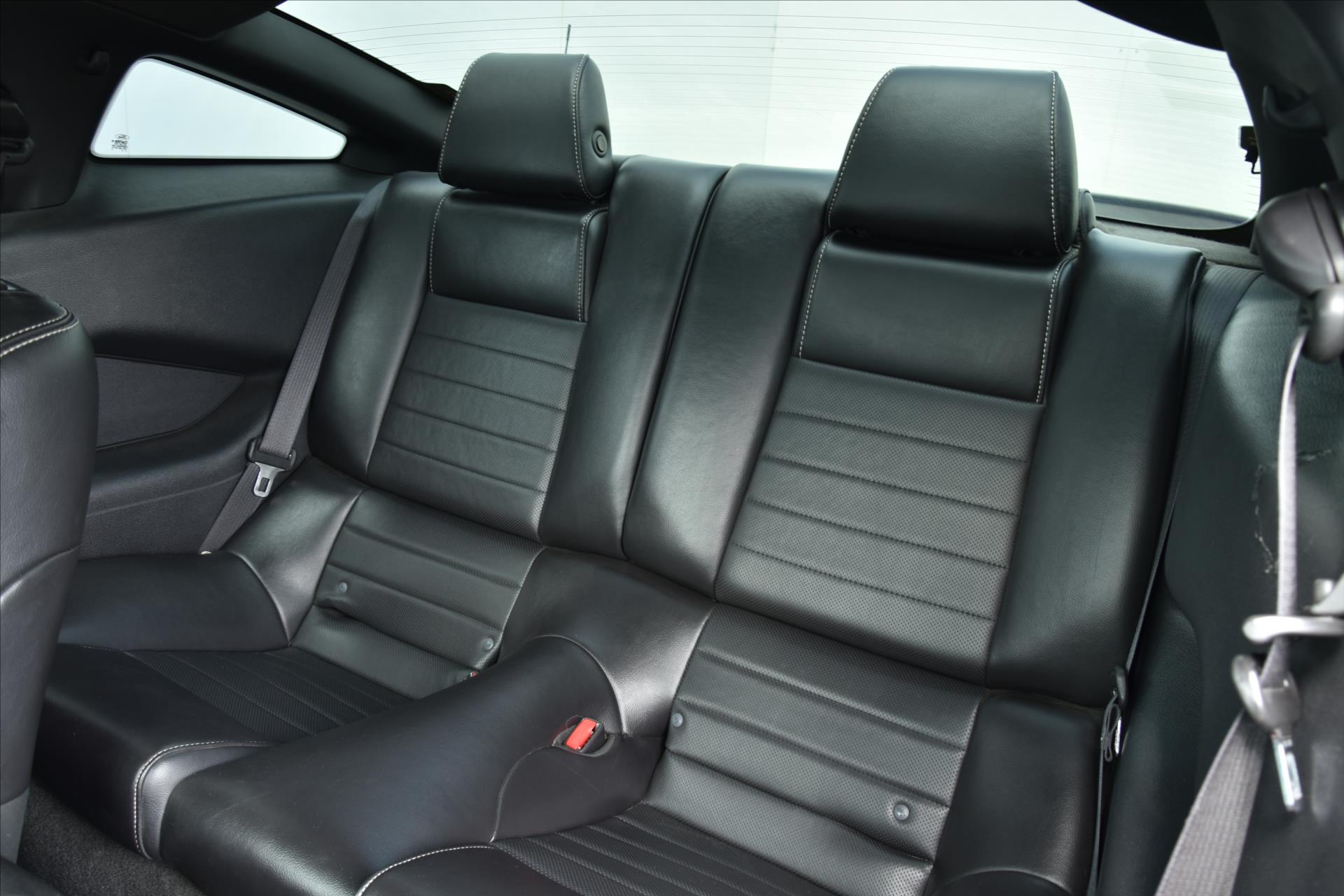 ford-mustang-gt-3-7i-227kw-automat - 9