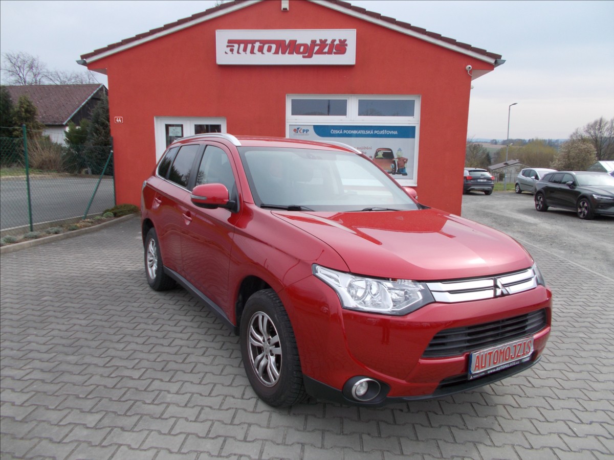 Mitsubishi Outlander 2,0 16V 1.MAJITEL ČR 68500 KM TOP