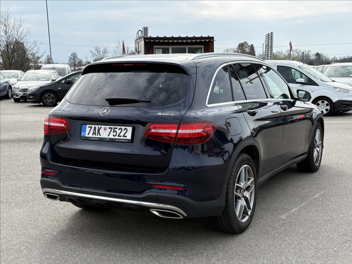 mercedes-benz-glc-2-0-250i-155kw-4m-amg-led-navi - 1