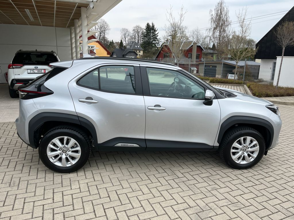 toyota-yaris-cross-1-5-hybrid-e-cvt-comfort - 6