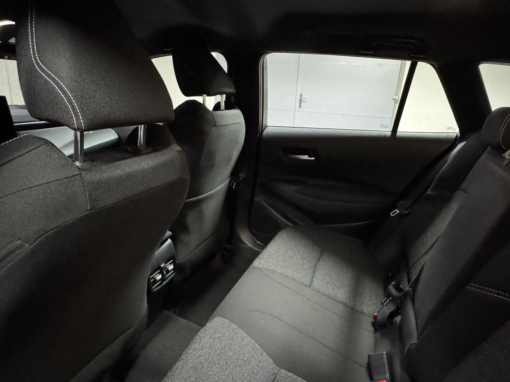toyota-corolla-comfort-tech-1-8-hybrid-e-cvt - 9