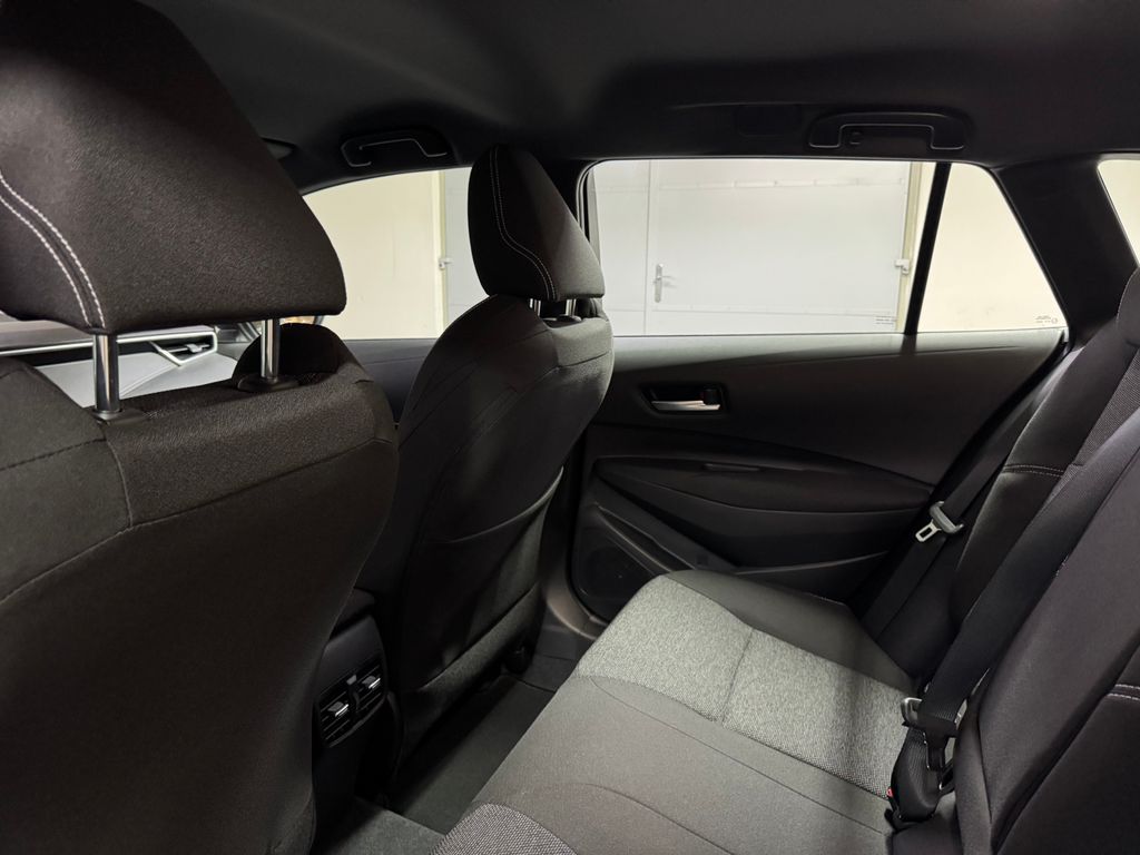 toyota-corolla-comfort-tech-1-8-hybrid-e-cvt - 9