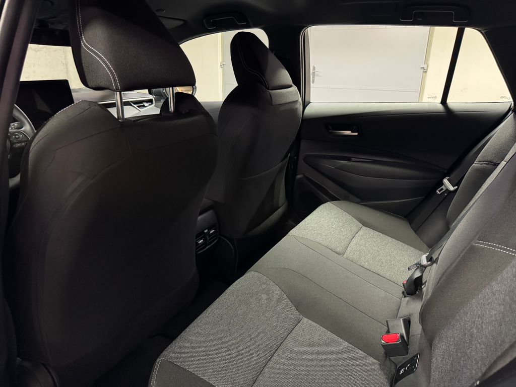 toyota-corolla-comfort-tech-1-8-hybrid-e-cvt - 9