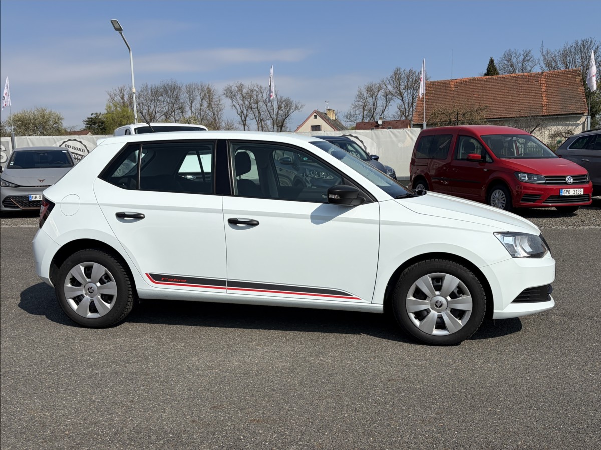 skoda-fabia-1-0-mpi-klima-1-majitelka-model-2016 - 2
