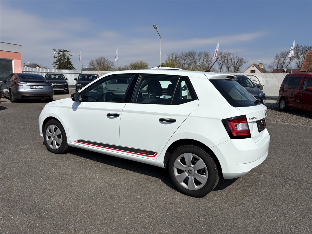 skoda-fabia-1-0-mpi-klima-1-majitelka-model-2016 - 7