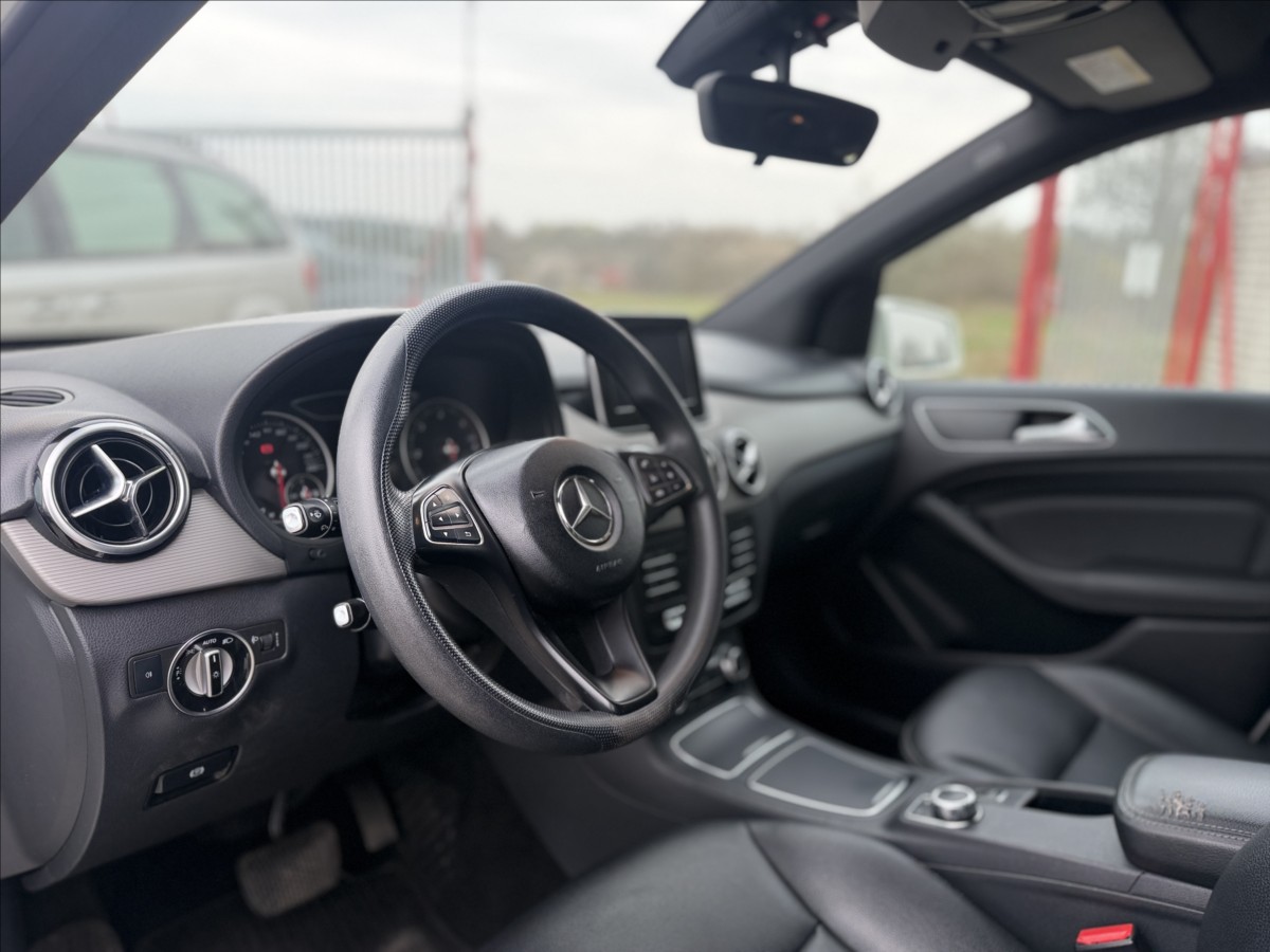 mercedes-benz-tridy-b-180cdi-navi-automat - 9