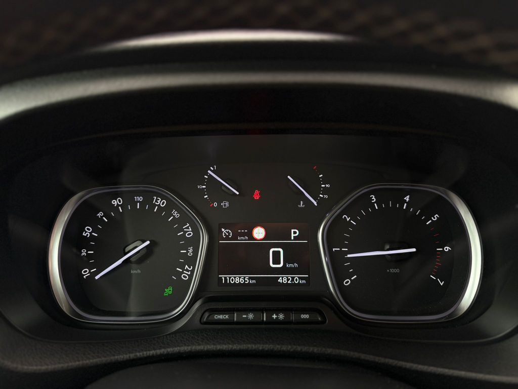 peugeot-traveller-l2-2-0-bluehdi-180-eat8-active - 2