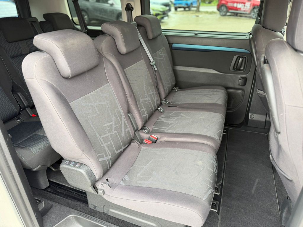 peugeot-traveller-l2-2-0-bluehdi-180-eat8-active - 9