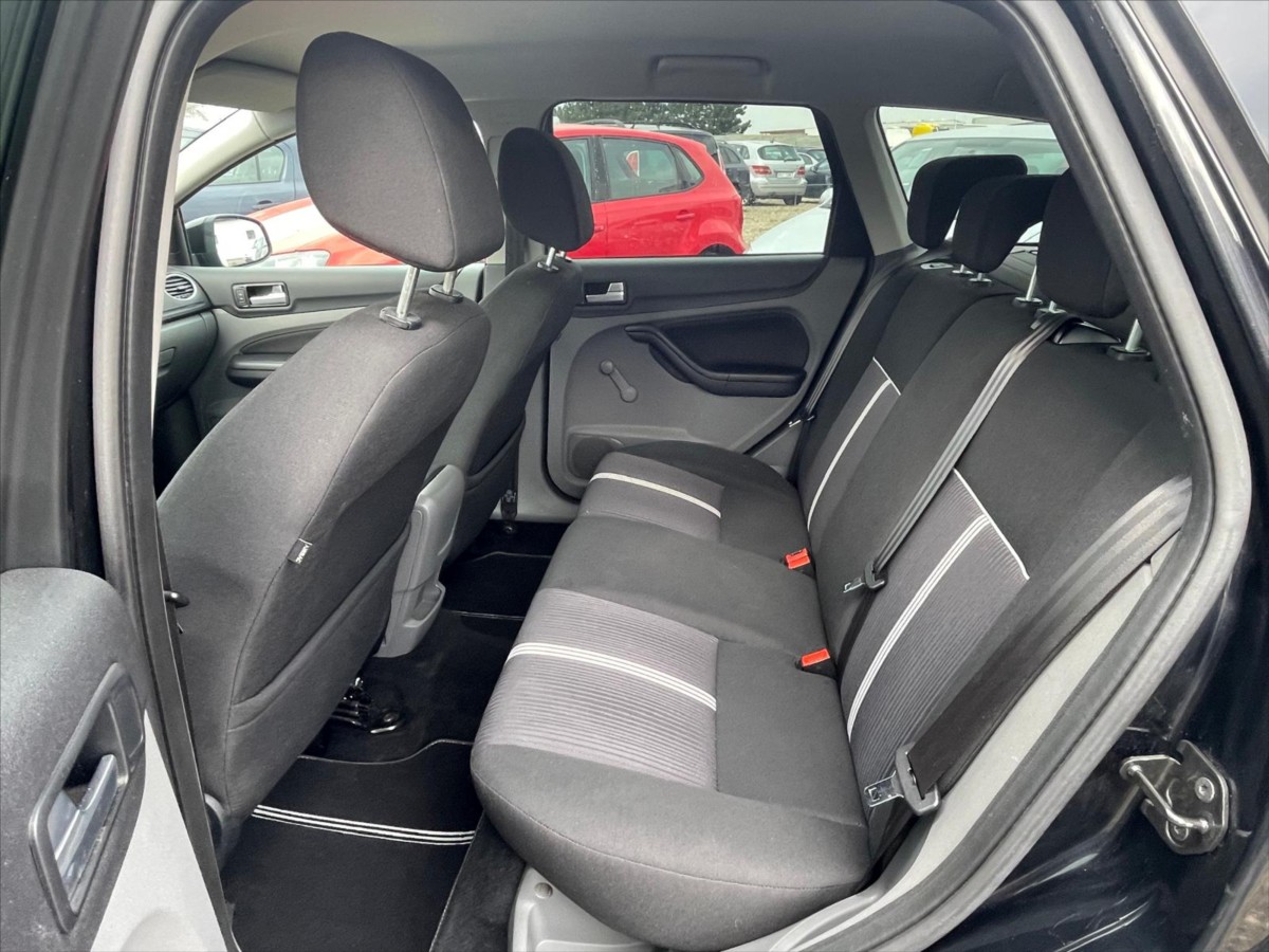 ford-focus-1-6-16-v - 8