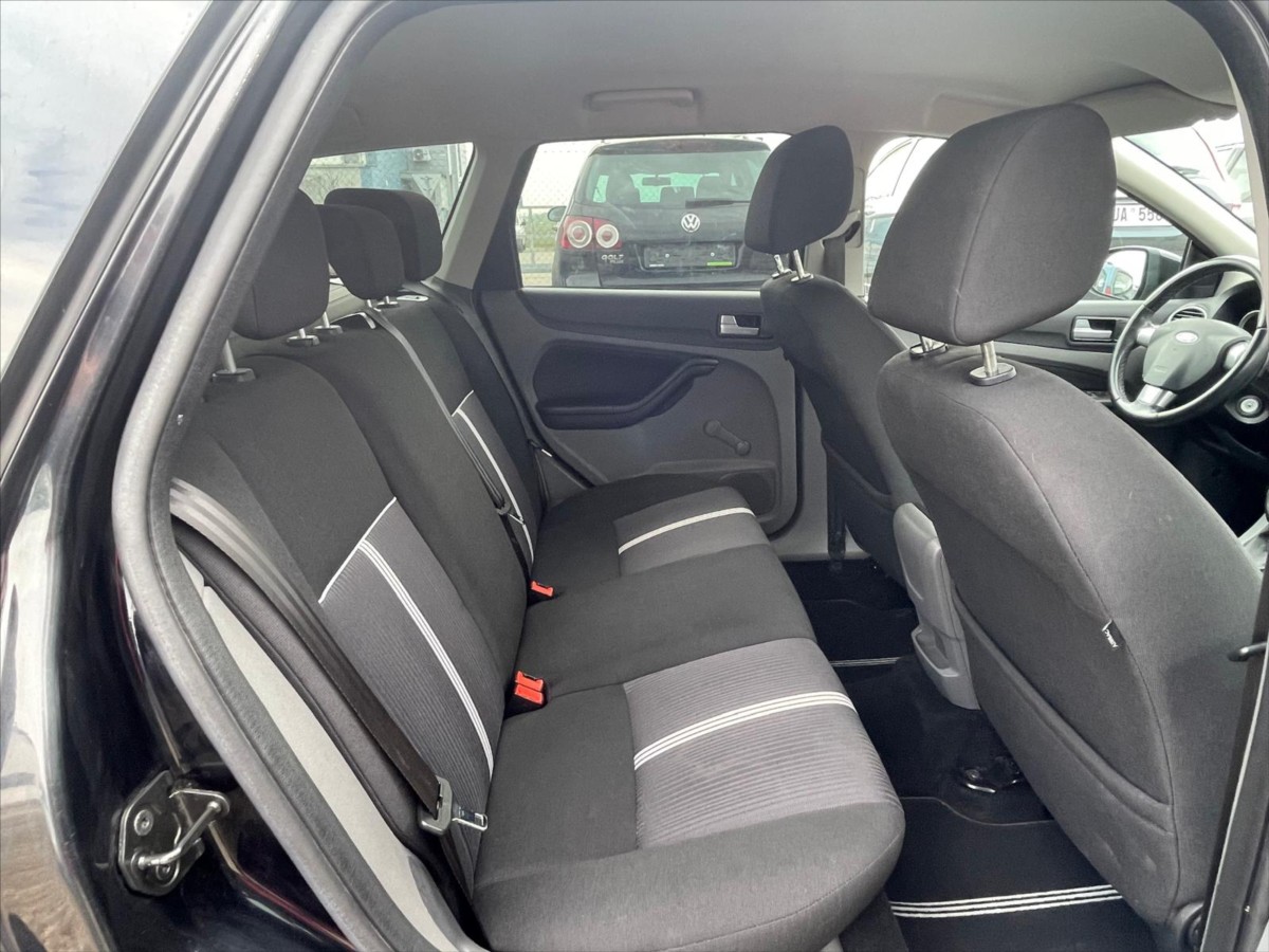 ford-focus-1-6-16-v - 9