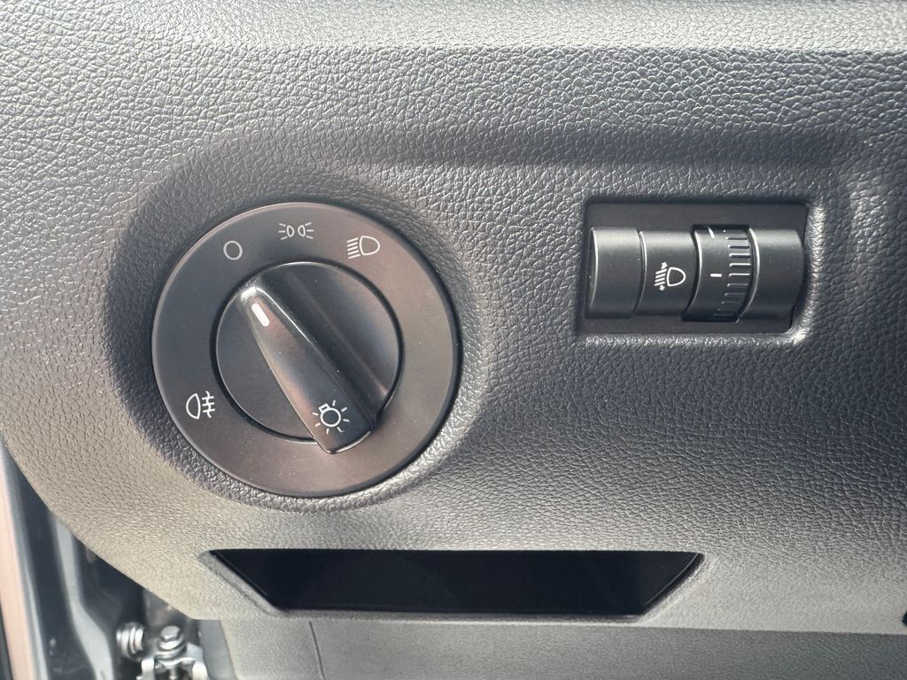 skoda-roomster-1-2-htp-active - 7