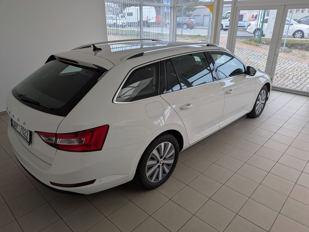 skoda-superb-combi-1-5tsi-110-style - 4