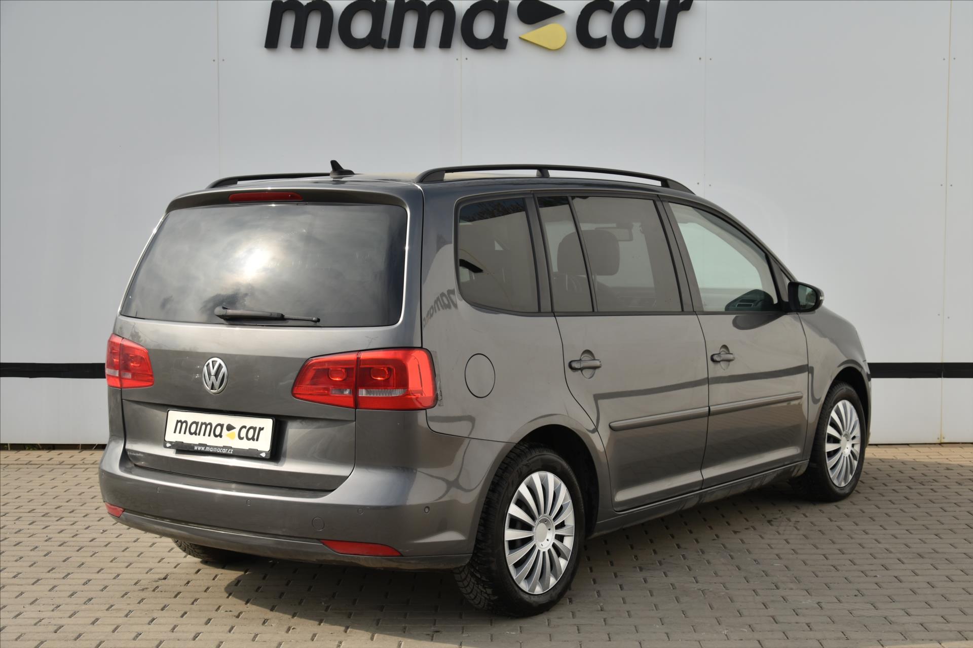 volkswagen-touran-1-6-tdi-dsg-7-mist-navi-kuze - 1