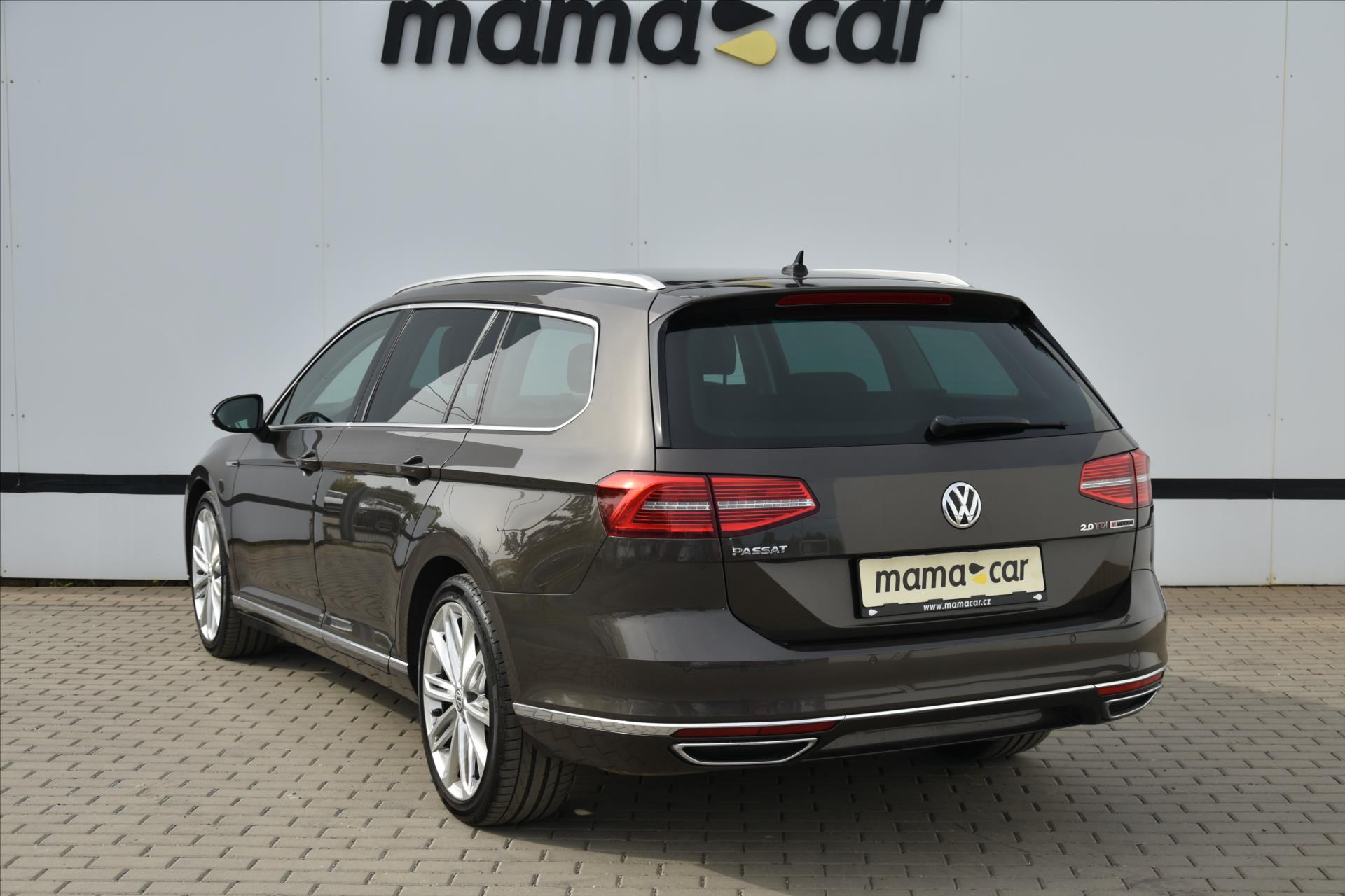 volkswagen-passat-2-0tdi-176kw-dsg-4mot-highline - 4