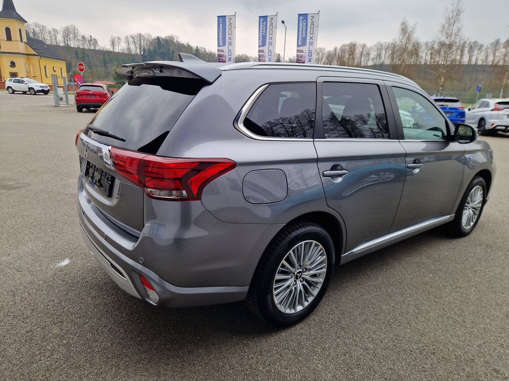 mitsubishi-outlander-2-4-phev-4x4 - 4