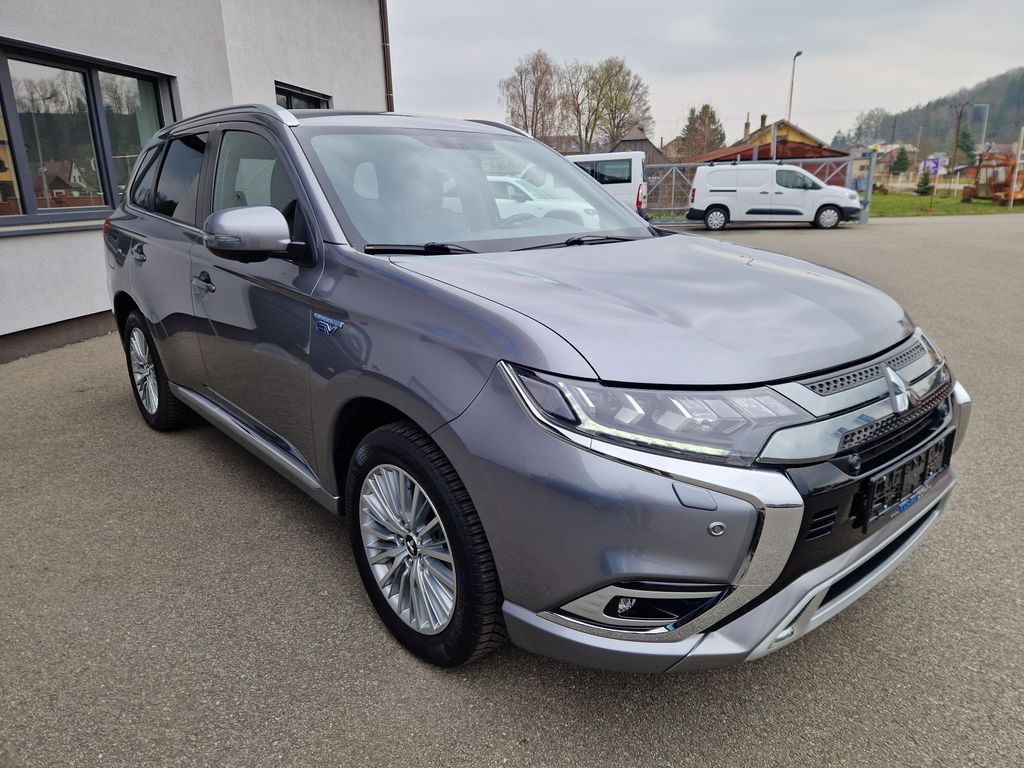 mitsubishi-outlander-2-4-phev-4x4 - 6