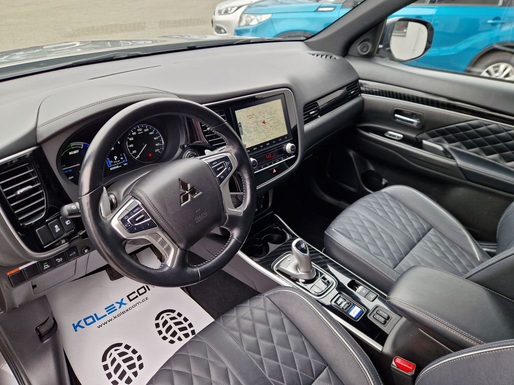 mitsubishi-outlander-2-4-phev-4x4 - 8