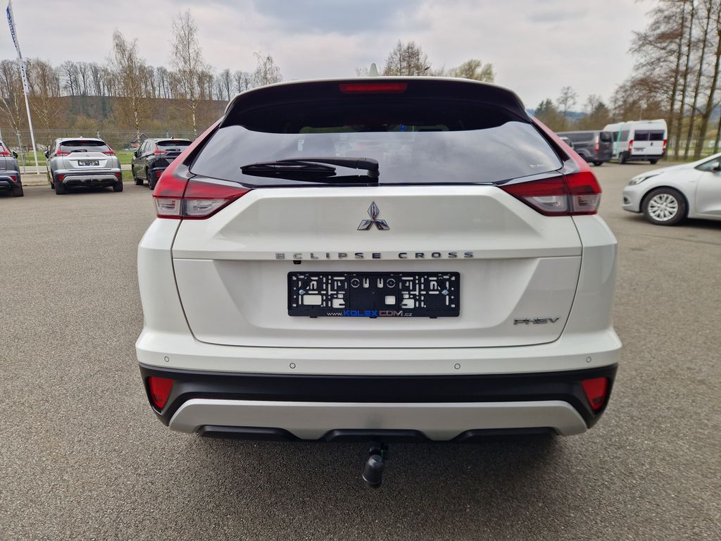 mitsubishi-2-4-phev-4x4 - 3