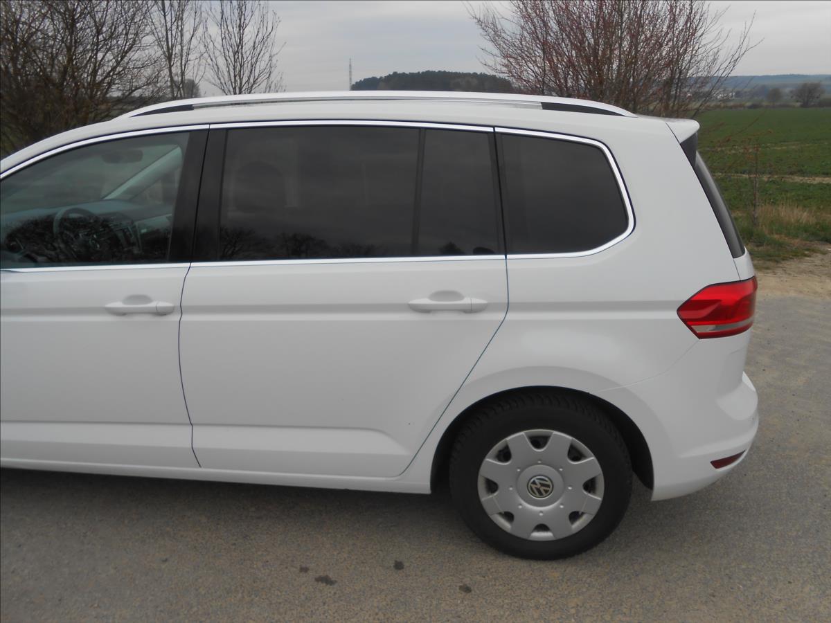 volkswagen-touran-2-0-tdi-110kw-comfortline - 8