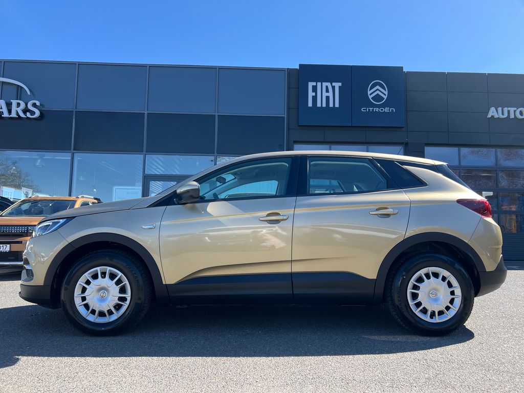 opel-grandland-x-1-2-131k-servis-zaruka-vyhrev - 3