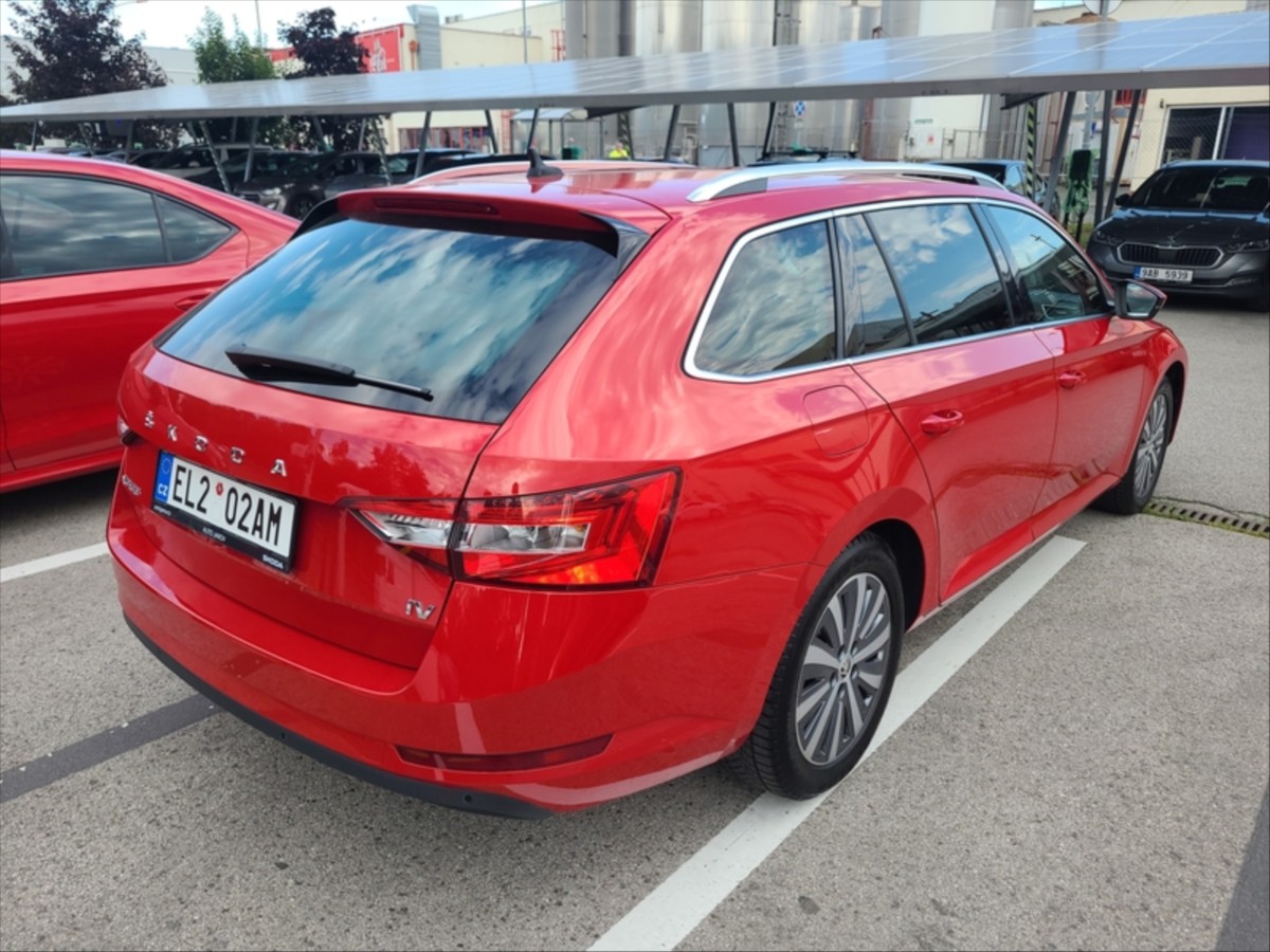 skoda-superb-1-4-e-tsi-iv-ambition-plus - 1