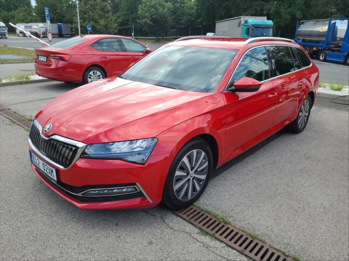 skoda-superb-1-4-e-tsi-iv-ambition-plus - 4