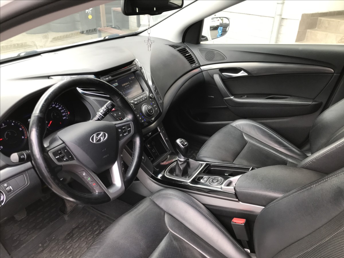 hyundai-i40-1-7-crdi-100kw-combi - 9
