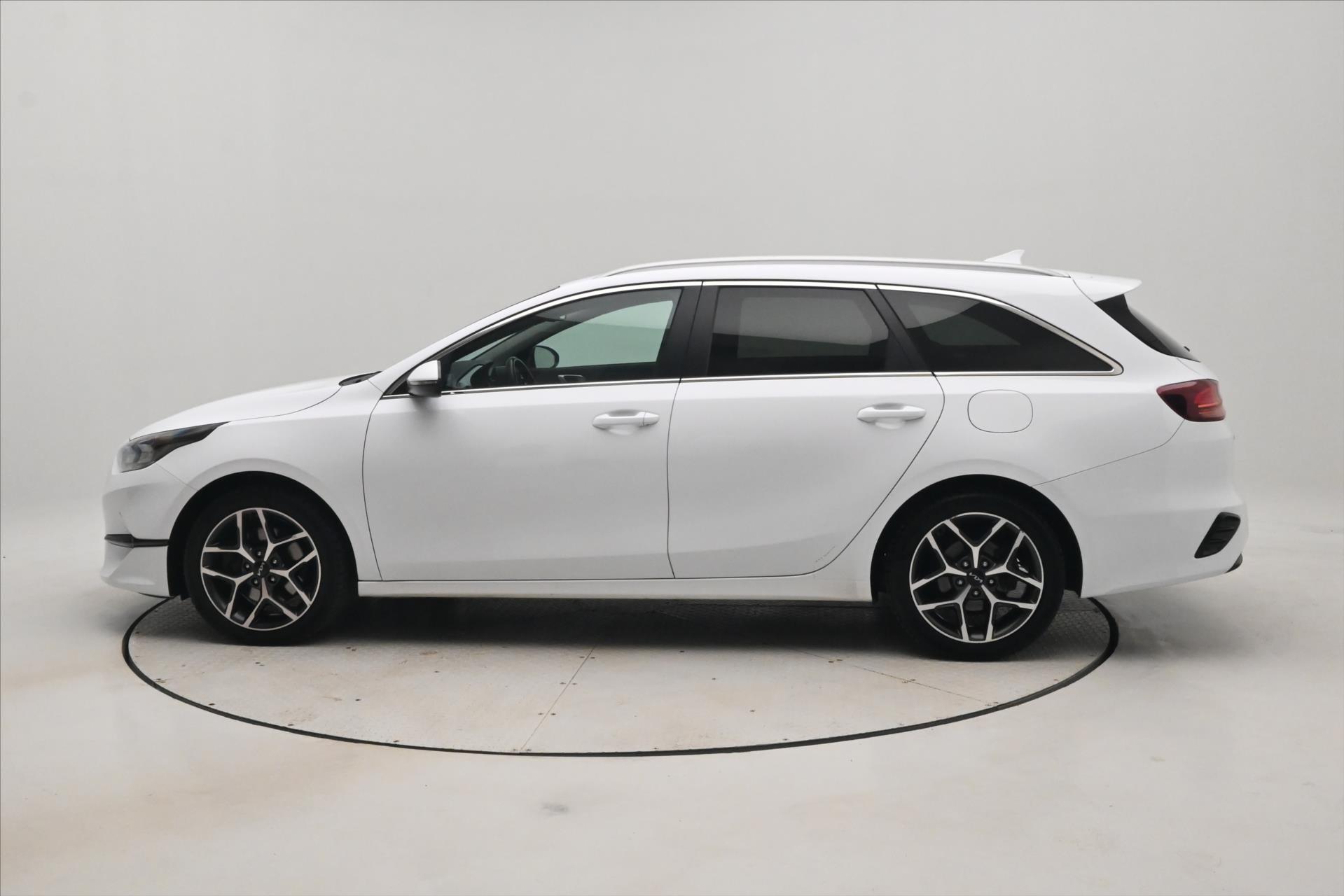 kia-ceed-1-5-t-gdi-117kw-sw-zaruka-az-5-let - 7