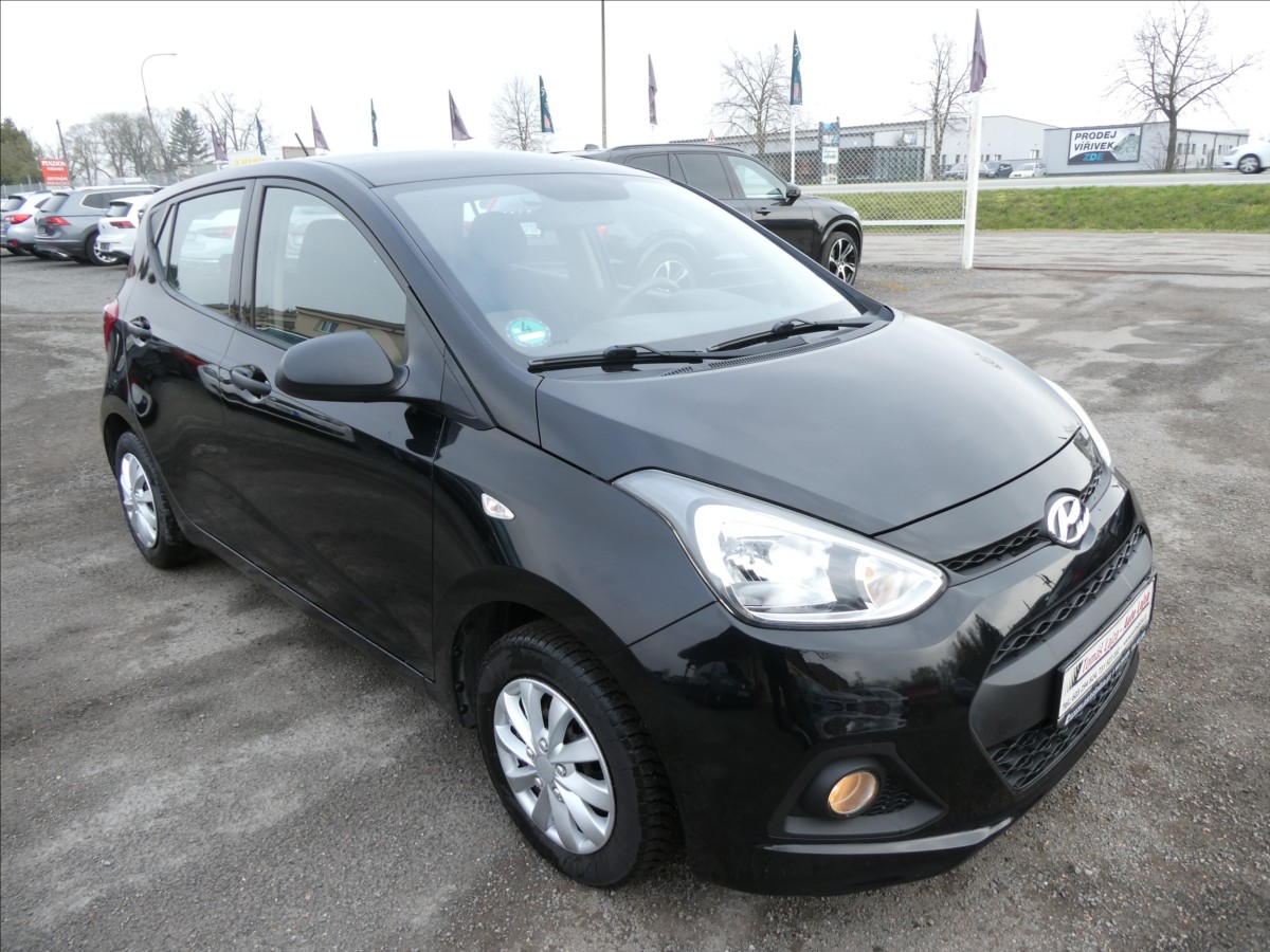 Hyundai i10 1,0 i 1.majitel,serviska,2x kola