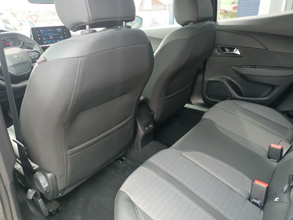 peugeot-2008-allure-1-2-pt-130k-man6 - 8