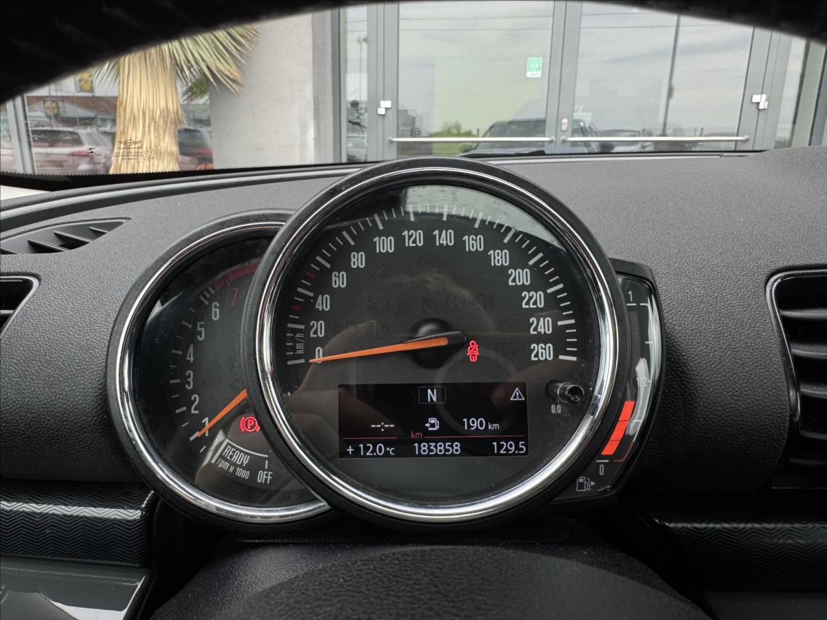 mini-clubman-one-1-5i-75kw-panorama-1-majitel - 9