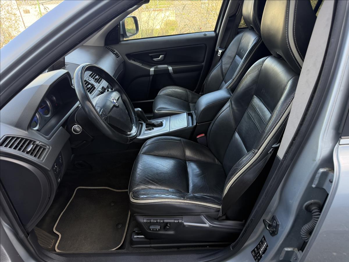 volvo-xc90-2-4-d5-147kw-4x4-automat-cr-r-design-navi-tv - 9