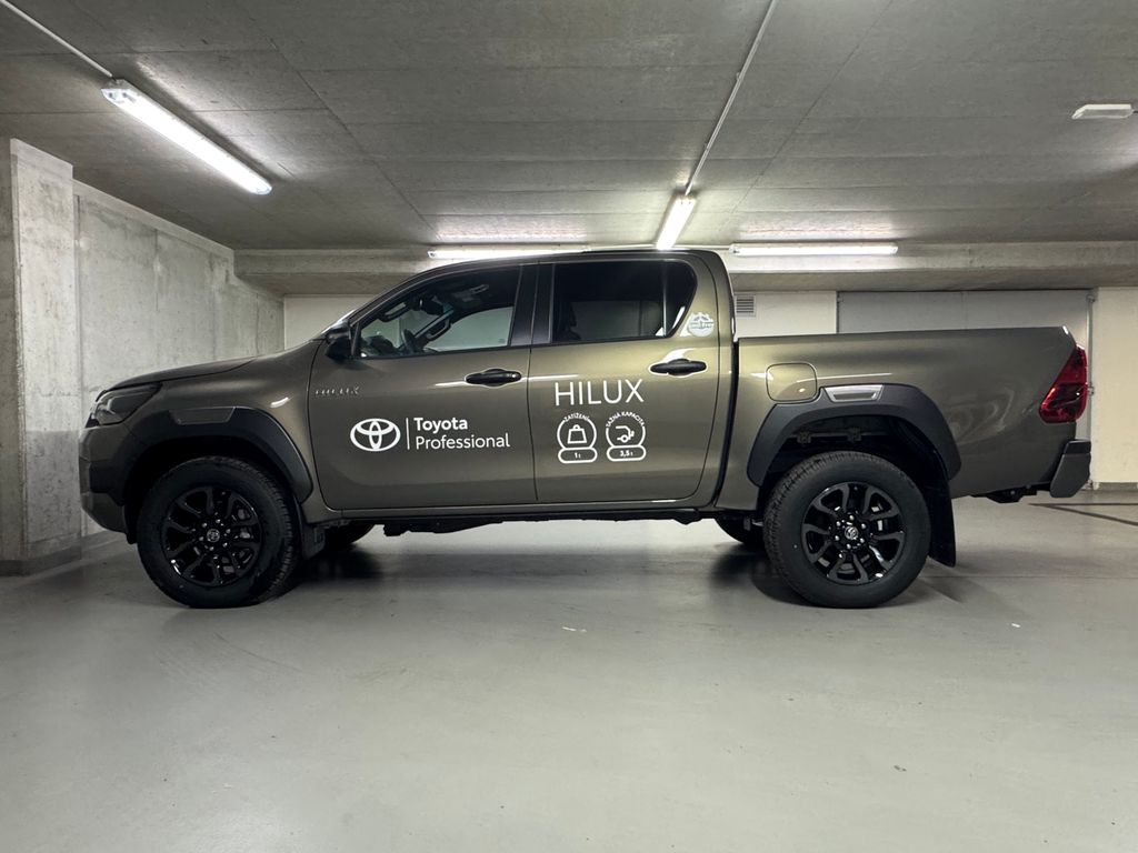 toyota-hilux-2-8d4-d-double-cab-invincible - 7
